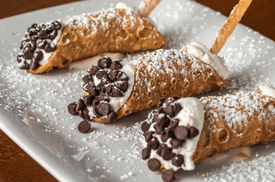 Tre Mini Cannoli